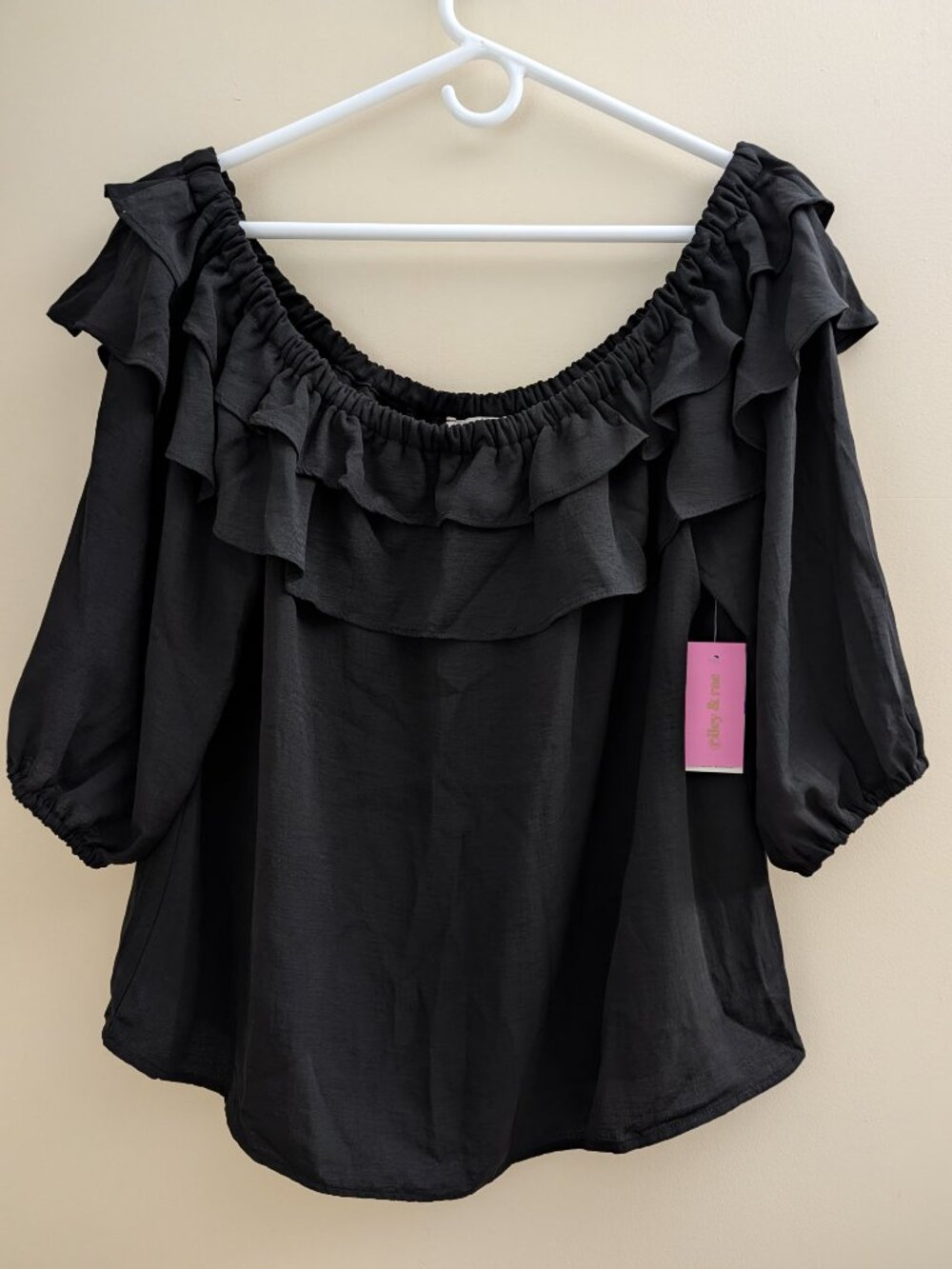 Riley & Rae Ruffled Scoop Neck Top with 3/4 Length Sleeves - Black - XL (NWT)